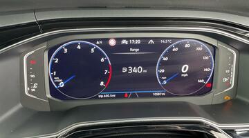 2022 Volkswagen 1.0 TSI R-Line Euro 6 5-door (Red) - Image: 21