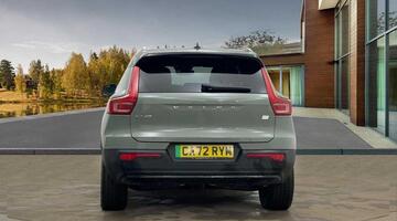 2022 Volvo Recharge 69kWh Plus Auto 5-door (Green) - Image: 4