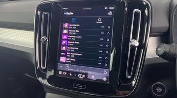 2023 Volvo 2.0 B3 MHEV Plus DCT Auto Euro 6 5-door (Black) - Image: 33