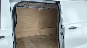 2025 Volkswagen 2.0 TDI T28 Commerce Plus FWD SWB Euro 6 5-door (White) - Image: 33