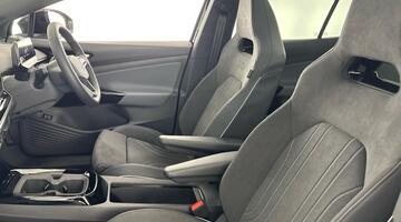 2025 Volkswagen Pro 77kWh Black Edition Auto 5-door (Black) - Image: 35