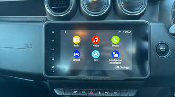 2022 Dacia TCe Prestige Euro 6 5-door (Orange) - Image: 17