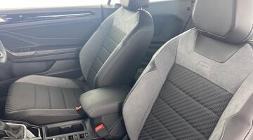 2025 Volkswagen TSI R-Line DSG 2WD Euro 6 2-door (Black) - Image: 35