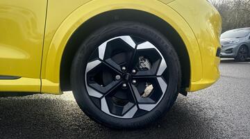 2026 Ford Standard Range 43kWh Premium Auto 5-door (Yellow) - Image: 6