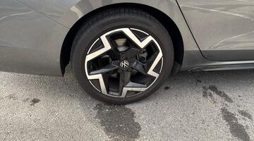 2025 Volkswagen ETSI MHEV R-Line DSG Euro 6 5-door (Grey) - Image: 15