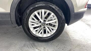 2022 Volkswagen 1.0 TSI Life Euro 6 5-door (Grey) - Image: 32