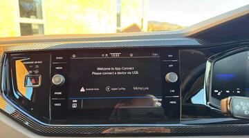 2023 Volkswagen 1.0 TSI Life Euro 6 5-door (Red) - Image: 51