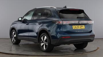 2025 Volkswagen TSI eHybrid 19.7kWh Match DSG Euro 6 5-door (Blue) - Image: 3