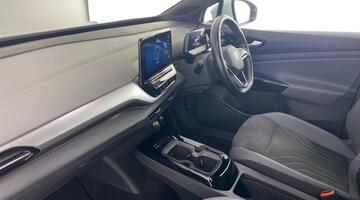 2022 Volkswagen Pure 52kWh Life Auto 5-door (White) - Image: 2