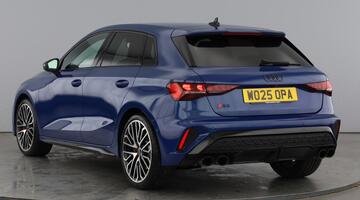 2025 Audi 2.0 TFSI Black Edition Sportback S Tronic quattro Euro 6 5-door (Blue) - Image: 3