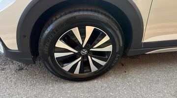 2024 Volkswagen 1.0 TSI Life Euro 6 5-door (Grey) - Image: 11