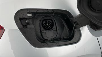 2025 Volkswagen Pro 59kWh Auto 5-door (Silver) - Image: 28