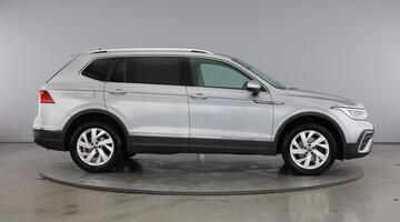 2021 Volkswagen 2.0 TDI Life DSG Euro 6 5-door (Silver) - Image: 4