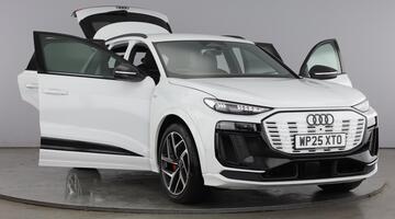 2025 Audi 100kWh Edition 1 Auto quattro 5-door (White) - Image: 9