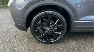 2025 Volkswagen TSI R-Line DSG 2WD Euro 6 2-door (Grey) - Image: 34