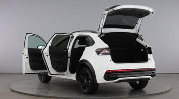 2025 Volkswagen TSI R-Line DSG Euro 6 5-door (White) - Image: 11