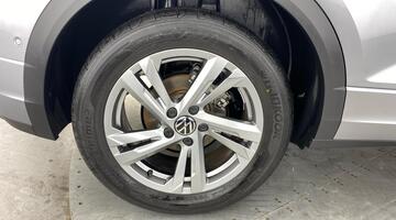 2025 Volkswagen TSI R-Line DSG Euro 6 5-door (Silver) - Image: 22