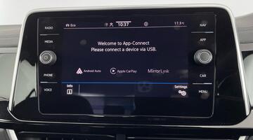 2022 Volkswagen TSI R-Line DSG Euro 6 5-door (Red) - Image: 14