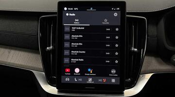 2025 Volvo 2.0 T8 18.8kWh Ultra Dark Auto 4WD Euro 6 5-door (Black) - Image: 37