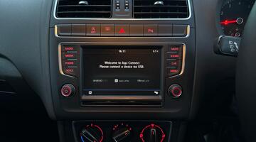 2017 Volkswagen TSI BlueMotion Tech Match Euro 6 5-door (White) - Image: 30