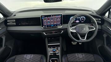 2025 Volkswagen ETSI MHEV R-Line DSG Euro 6 5-door (Black) - Image: 8