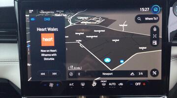 2025 Ford Standard Range 43kWh Premium Auto 5-door (White) - Image: 11