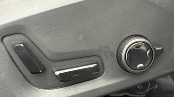 2025 Volvo 2.0 T8 18.8kWh Ultra Dark Auto 4WD Euro 6 5-door (Black) - Image: 28