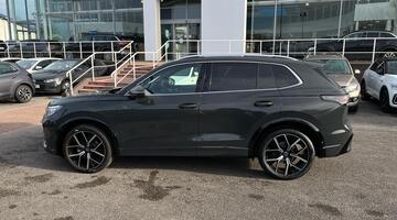 2025 Volkswagen ETSI MHEV R-Line DSG Euro 6 5-door (Grey) - Image: 39