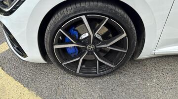 2025 Volkswagen 2.0 TSI R Fastback DSG 4Motion Euro 6 5-door (White) - Image: 25