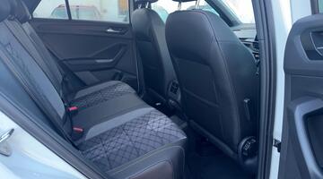 2025 Volkswagen TSI Black Edition Plus DSG Euro 6 5-door (White) - Image: 9