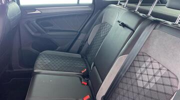 2022 Volkswagen TSI R-Line DSG Euro 6 5-door (Black) - Image: 34