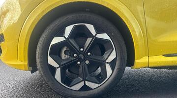 2026 Ford Standard Range 43kWh Premium Auto 5-door (Yellow) - Image: 15