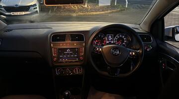 2017 Volkswagen TSI BlueMotion Tech Match Euro 6 5-door (White) - Image: 8