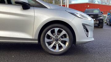 2019 Ford Ti-VCT Trend Euro 6 5-door (Silver) - Image: 5