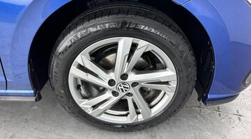 2023 Volkswagen 1.0 TSI R-Line Euro 6 5-door (Blue) - Image: 5