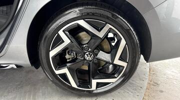 2025 Volkswagen ETSI MHEV R-Line DSG Euro 6 5-door (Grey) - Image: 35