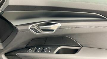 2022 Audi 93.4kWh Auto quattro 4-door (Grey) - Image: 19