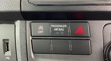 2019 Volkswagen 2.0 TDI T30 BlueMotion Tech Trendline Kombi FWD SWB Euro 6 5-door (White) - Image: 14