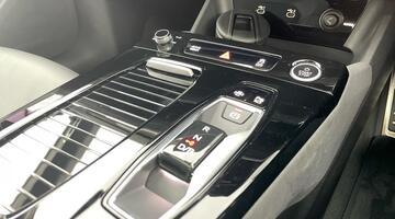 2025 Audi 100kWh Launch Edition Auto 5-door (Grey) - Image: 26