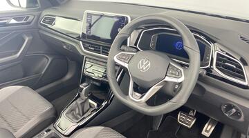 2025 Volkswagen TSI R-Line DSG 2WD Euro 6 2-door (Black) - Image: 6