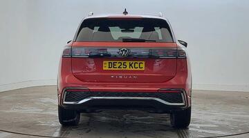 2025 Volkswagen 2.0 TDI R-Line DSG Euro 6 5-door (Red) - Image: 8