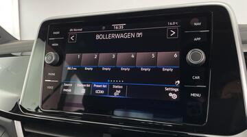 2025 Volkswagen TSI R-Line DSG Euro 6 5-door (Multicolour) - Image: 13