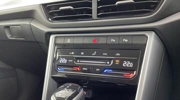 2025 Volkswagen TSI Match DSG Euro 6 5-door (Grey) - Image: 25