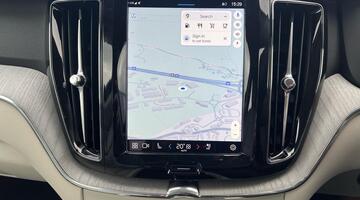 2025 Volvo 2.0 B5 MHEV Plus Auto Euro 6 5-door (Black) - Image: 60