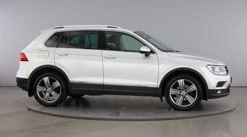 2019 Volkswagen 2.0 TDI Match 4Motion Euro 6 5-door (Silver) - Image: 4