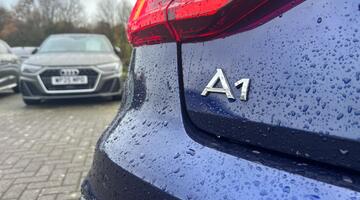 2025 Audi 1.0 TFSI 30 S line Sportback S Tronic Euro 6 5-door (Blue) - Image: 14