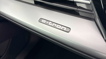 2025 Audi 40 Sport Sportback Auto 5-door 63kWh (Blue) - Image: 15