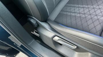 2025 Volkswagen ETSI MHEV R-Line DSG Euro 6 5-door (Blue) - Image: 36