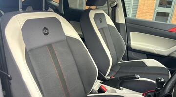 2020 Volkswagen 1.0 EVO beats Euro 6 5-door (Black) - Image: 26