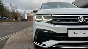 2023 Volkswagen TSI 13kWh R-Line DSG Euro 6 5-door (White) - Image: 10